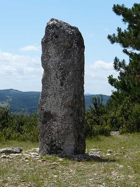 Menhir avant Le Bac - Causse Méjean