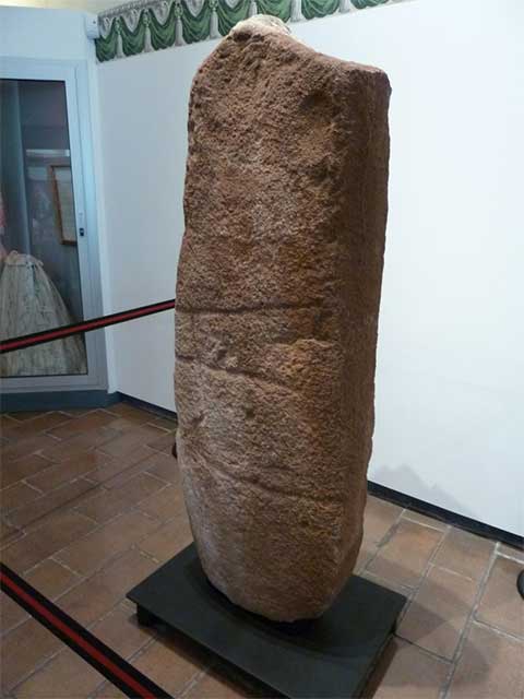 Menhir gravé - Musée cévenol - Le Vigan