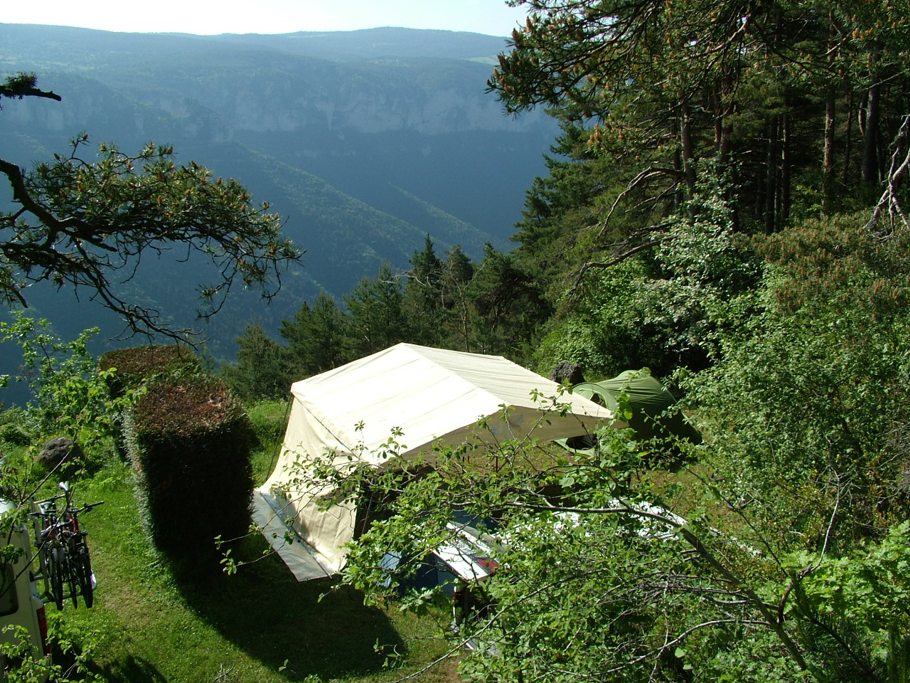 Camping aux portes du Sauveterre